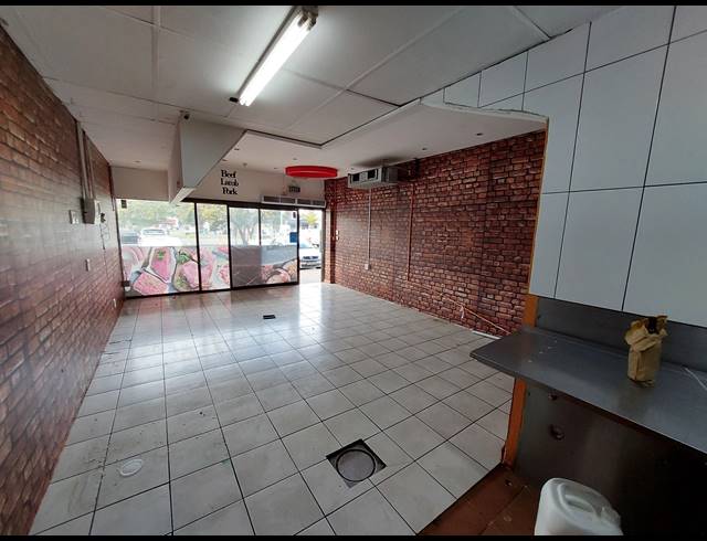 81M² RESTAURANT RENTED IN BRACKEN HEIGHTS